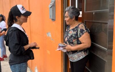 Abren mujeres su hogar, y aceptan votar por Carla Canales