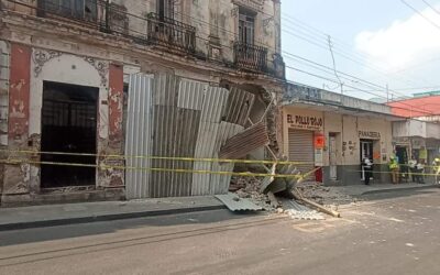 Colapsó antigua casa en el centro de Orizaba