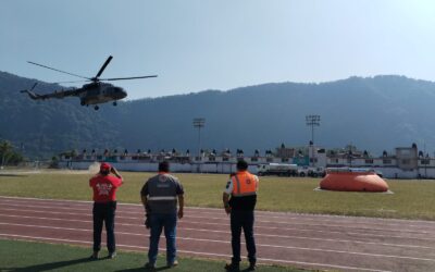 Con helicópteros de la Marina y Fuerza Civil combaten incendio de Tenango