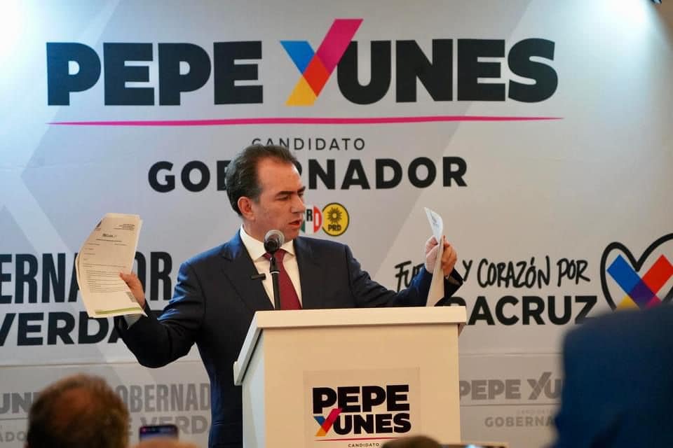 Pepe Yunes denuncia a Rocío Nahle por enriquecimiento ilícito